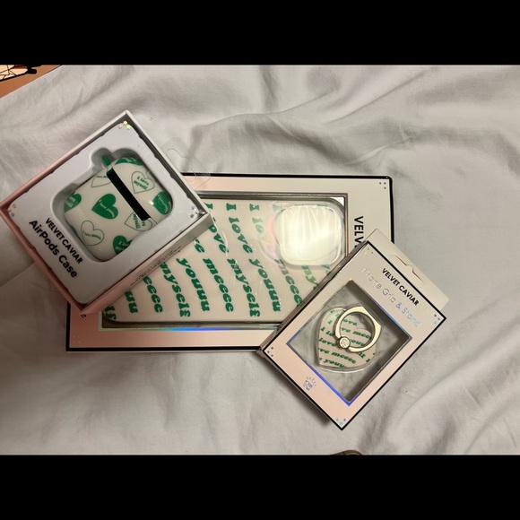 Velvet caviar brand new never opened iPhone 13 pro max case and accessories - Picture 4 of 7